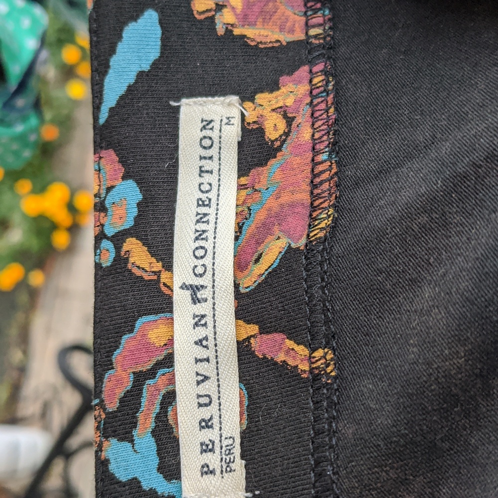 Peruvian Connection Size M, made in Peru, scoop neck, long sleeves,